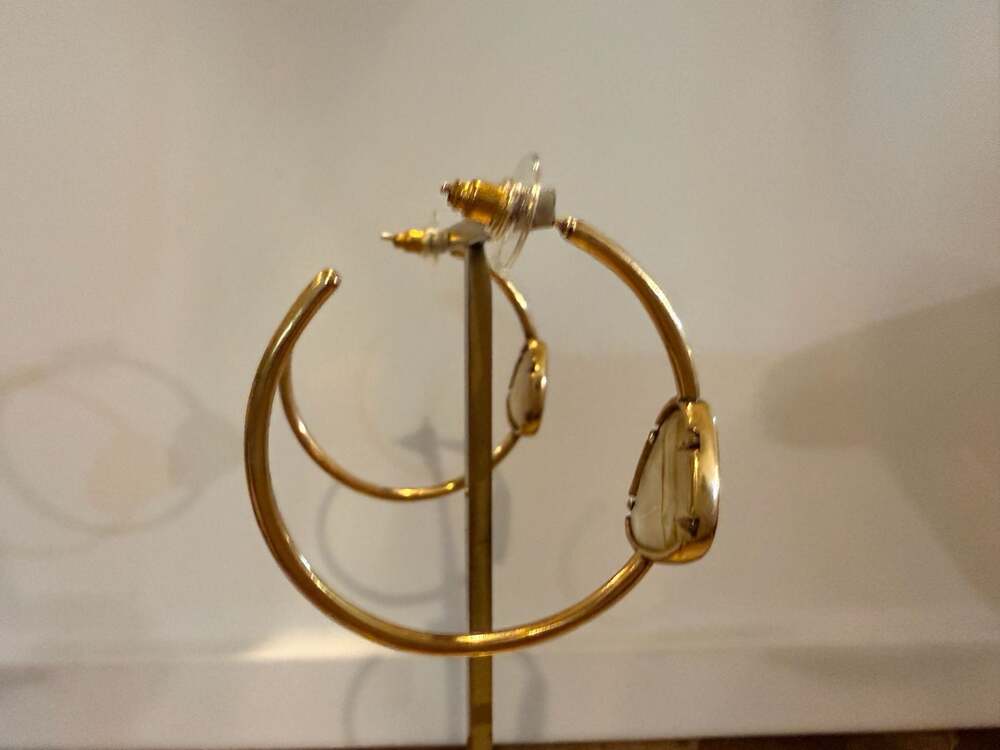 Kendra Scott Margot Hoop Earrings in Gold with Stone Accent - Picture 5 of 7